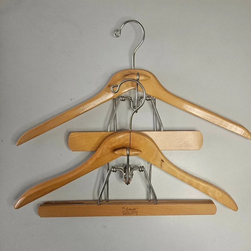 Vintage Setwell Wooden Suit Hanger with Felt Lined Locking Pants Bar 2 Pack‎